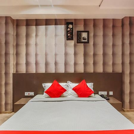 Oyo 26991 Stanza Luxurios Stay Zahirabad Kültér fotó