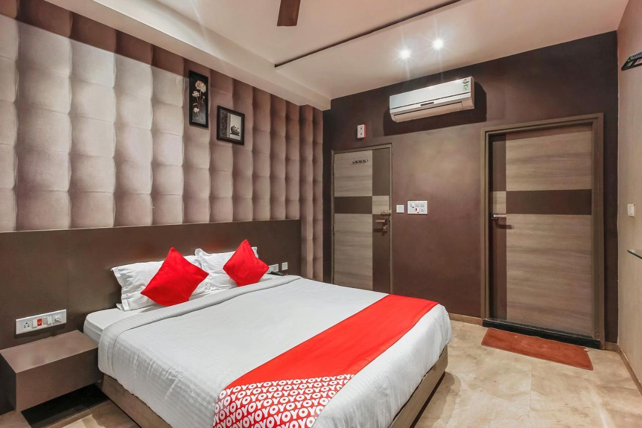 Oyo 26991 Stanza Luxurios Stay Zahirabad Kültér fotó
