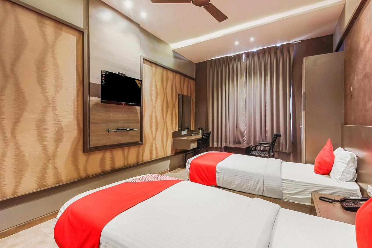Oyo 26991 Stanza Luxurios Stay Zahirabad Kültér fotó