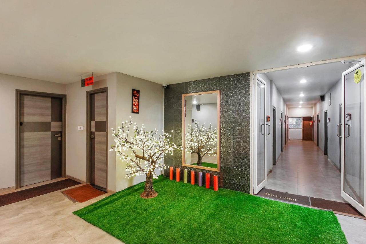 Oyo 26991 Stanza Luxurios Stay Zahirabad Kültér fotó