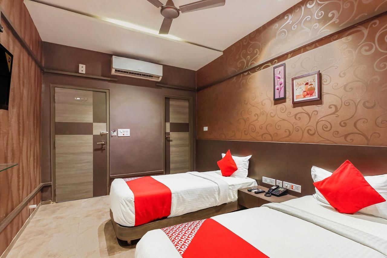 Oyo 26991 Stanza Luxurios Stay Zahirabad Kültér fotó