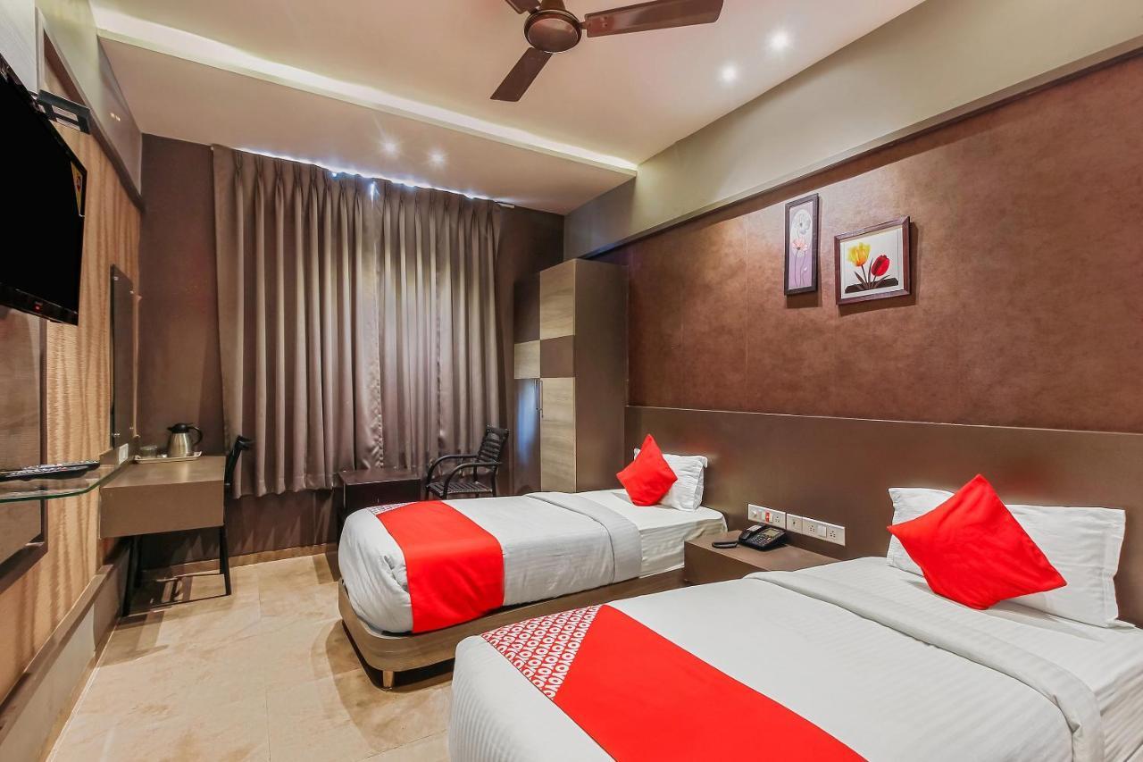 Oyo 26991 Stanza Luxurios Stay Zahirabad Kültér fotó