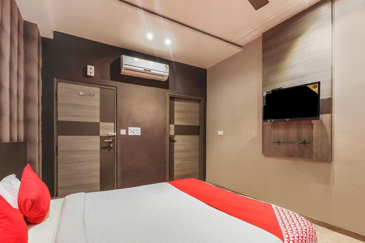 Oyo 26991 Stanza Luxurios Stay Zahirabad Kültér fotó