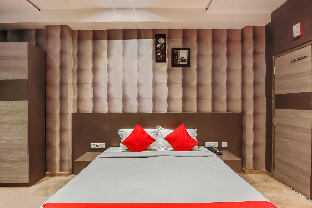 Oyo 26991 Stanza Luxurios Stay Zahirabad Kültér fotó